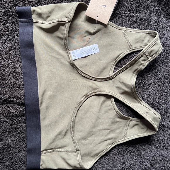 The Nike Dri-FIT Swoosh Sports Bra - Picture 7 of 7